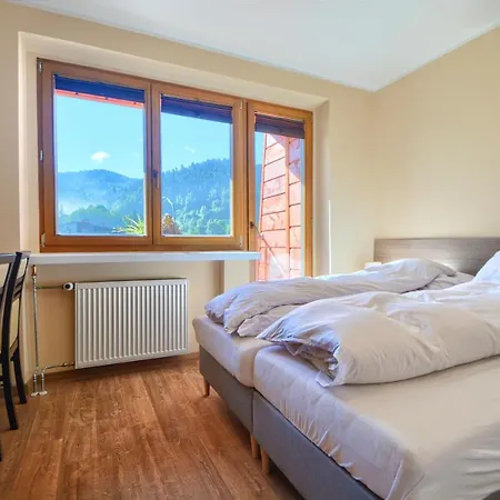 & Restauracja Lustrzany Zakatek