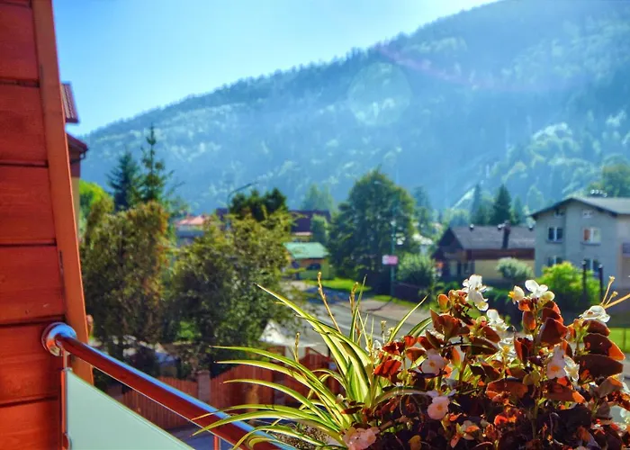 & Restauracja Lustrzany Zakatek 슈차이르크