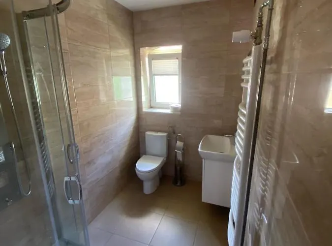 & Restauracja Lustrzany Zakatek 3*